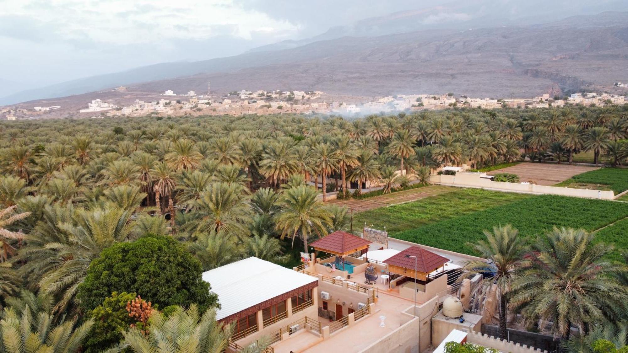 بيت نُزل السلام Bait Salam Inn Эль-Хамра Екстер'єр фото
