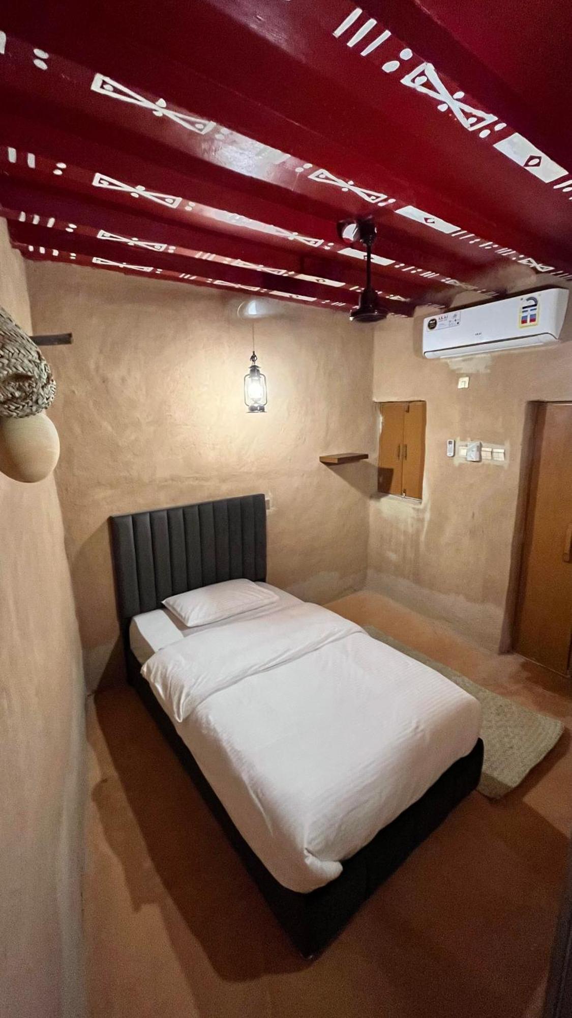 بيت نُزل السلام Bait Salam Inn Эль-Хамра Екстер'єр фото