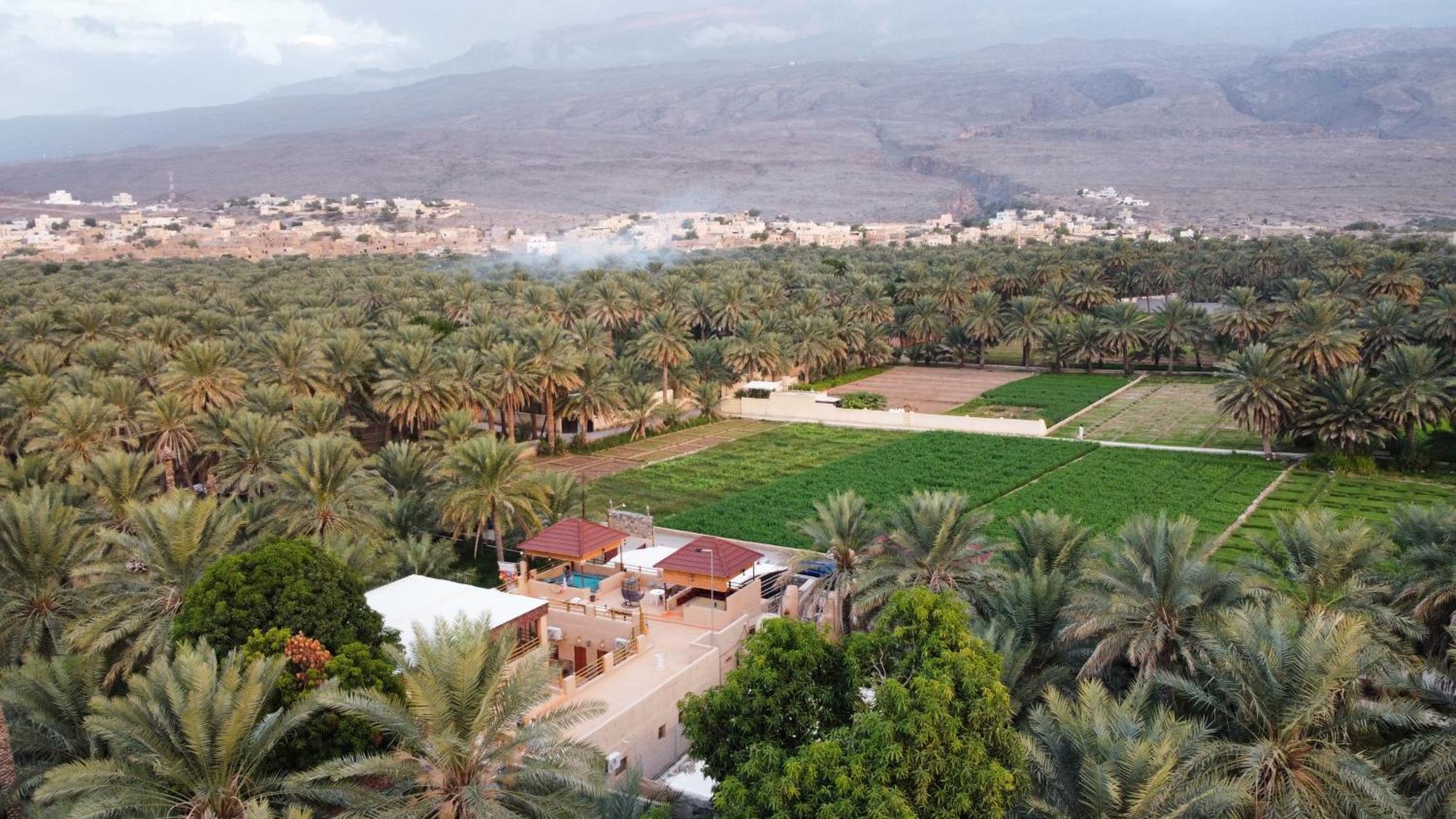 بيت نُزل السلام Bait Salam Inn Эль-Хамра Екстер'єр фото