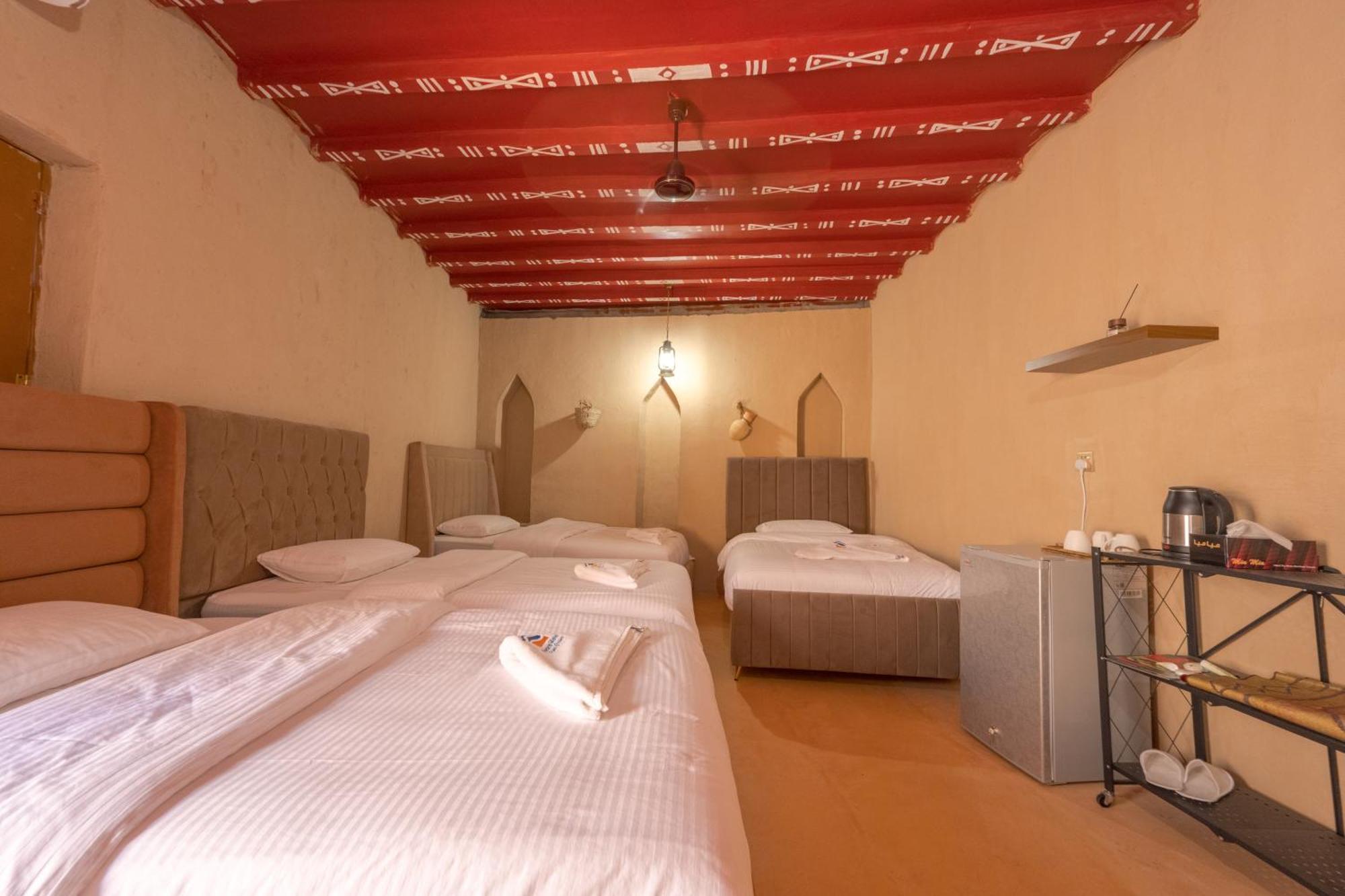 بيت نُزل السلام Bait Salam Inn Эль-Хамра Екстер'єр фото