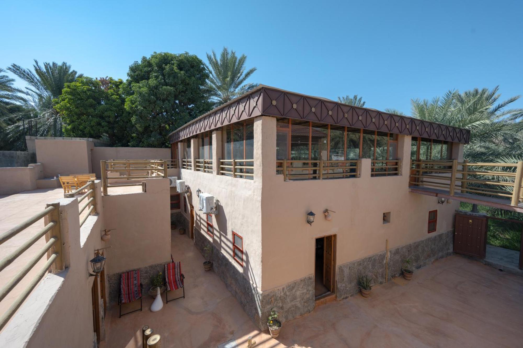 بيت نُزل السلام Bait Salam Inn Эль-Хамра Екстер'єр фото