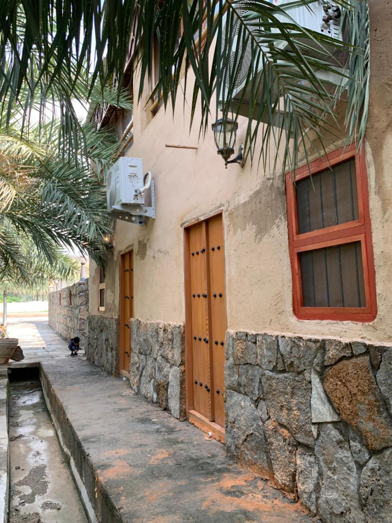 بيت نُزل السلام Bait Salam Inn Эль-Хамра Екстер'єр фото